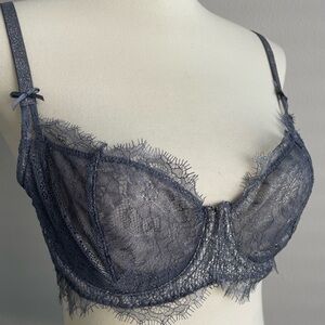 Victoria’s Secret Bra Dream Angels Underwire Unlined Silver Foil Blue 34C